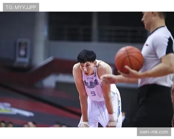 易建联家里这生活水准，让隔壁邻居都开始怀疑人生了吧？