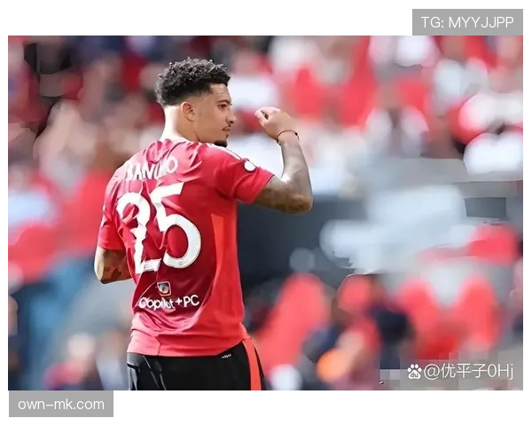 曼联更衣室矛盾问题持续，对球队近期表现稳定性造成影响